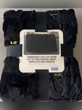 NWT SAME DAY SHIP! VIRAL TIK TOK COSTCO FAUX FUR HALLOWEEN FALL THROW BLACK CAT